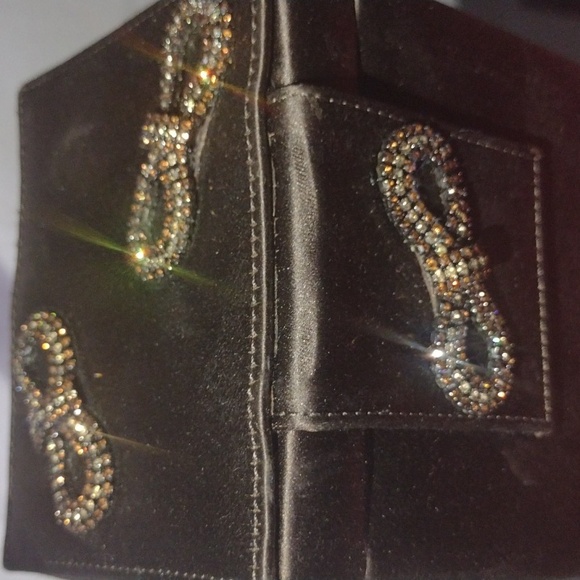 Stuart Weitzman Satin Mini Pill Box Sparkling Embellished ♾️ Infinity 🛍️NWT - Picture 7 of 11